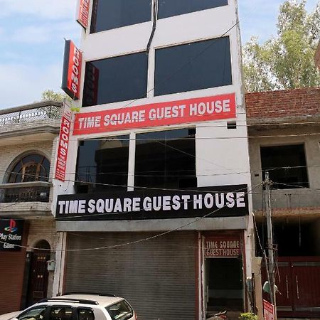 Time Square Guest House Jalandhar Bagian luar foto