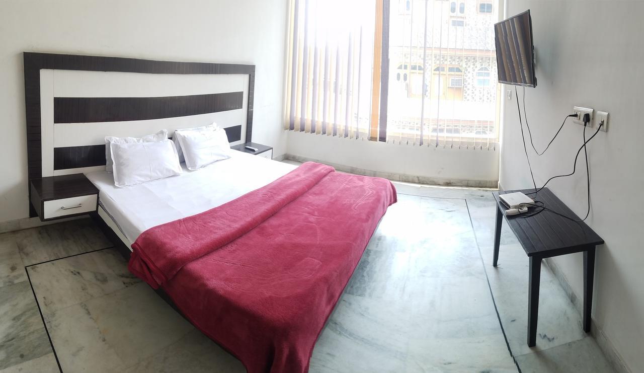 Time Square Guest House Jalandhar Bagian luar foto