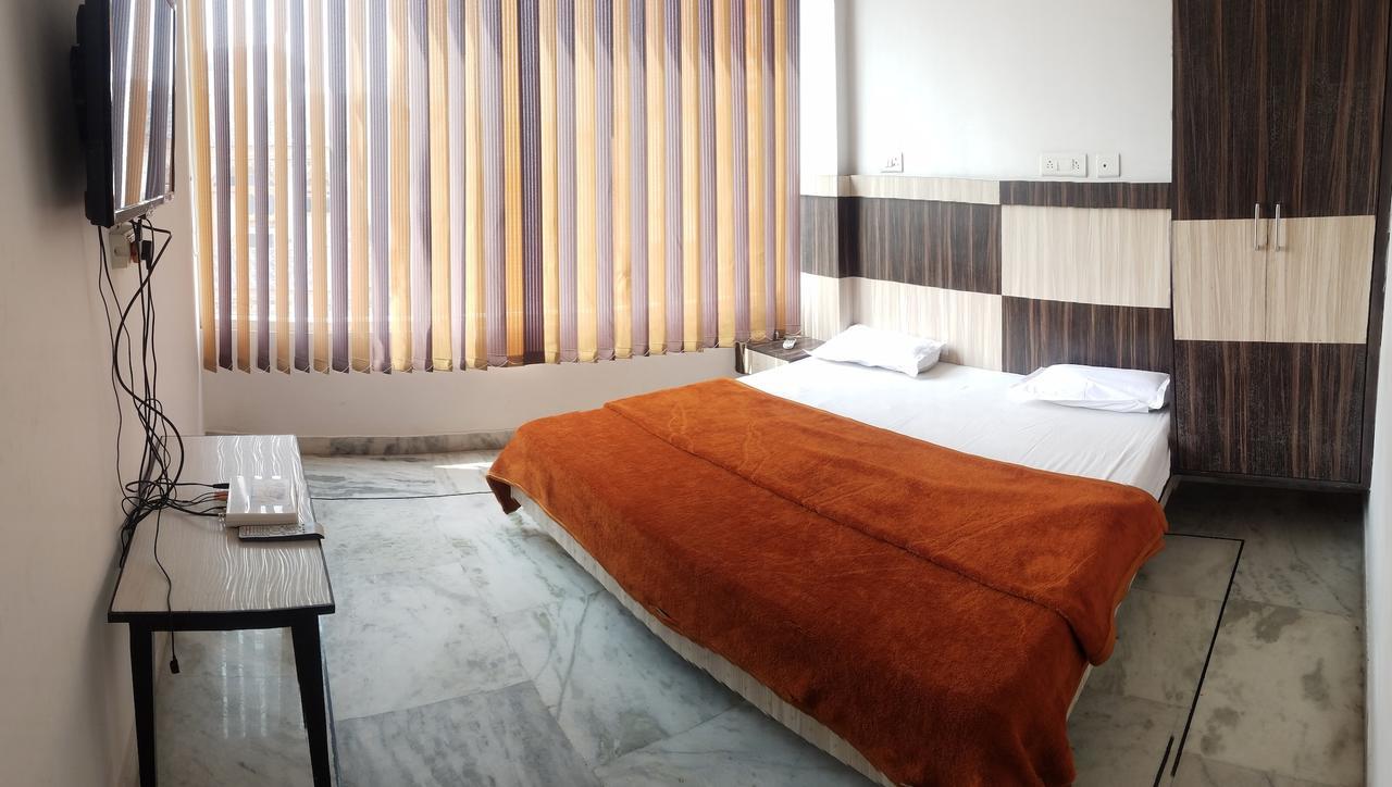 Time Square Guest House Jalandhar Bagian luar foto