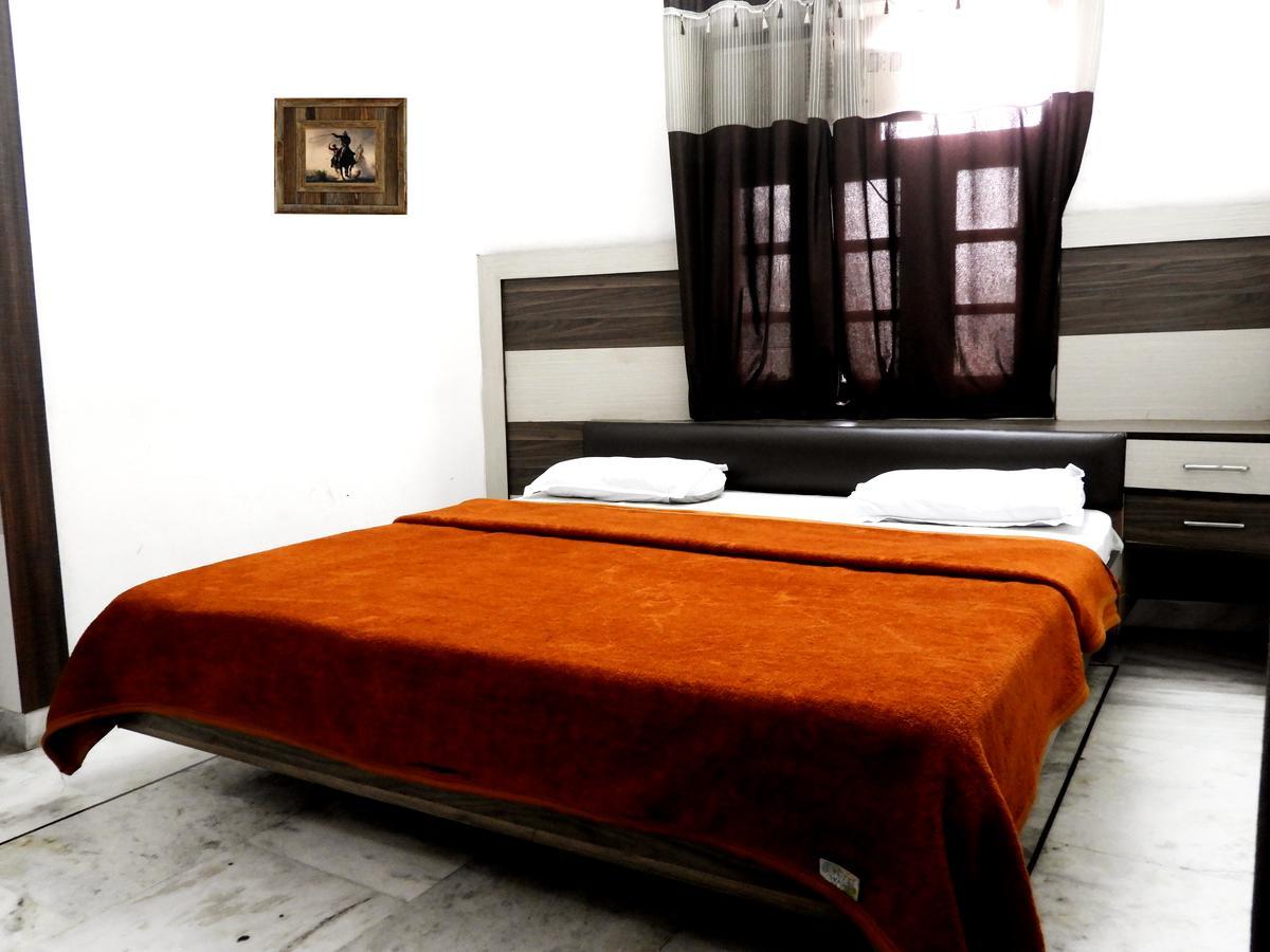 Time Square Guest House Jalandhar Bagian luar foto