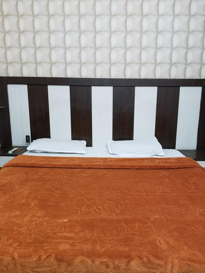 Time Square Guest House Jalandhar Bagian luar foto
