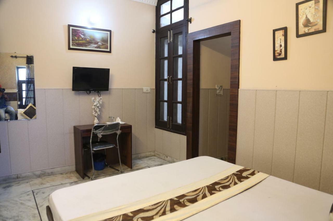 Time Square Guest House Jalandhar Bagian luar foto